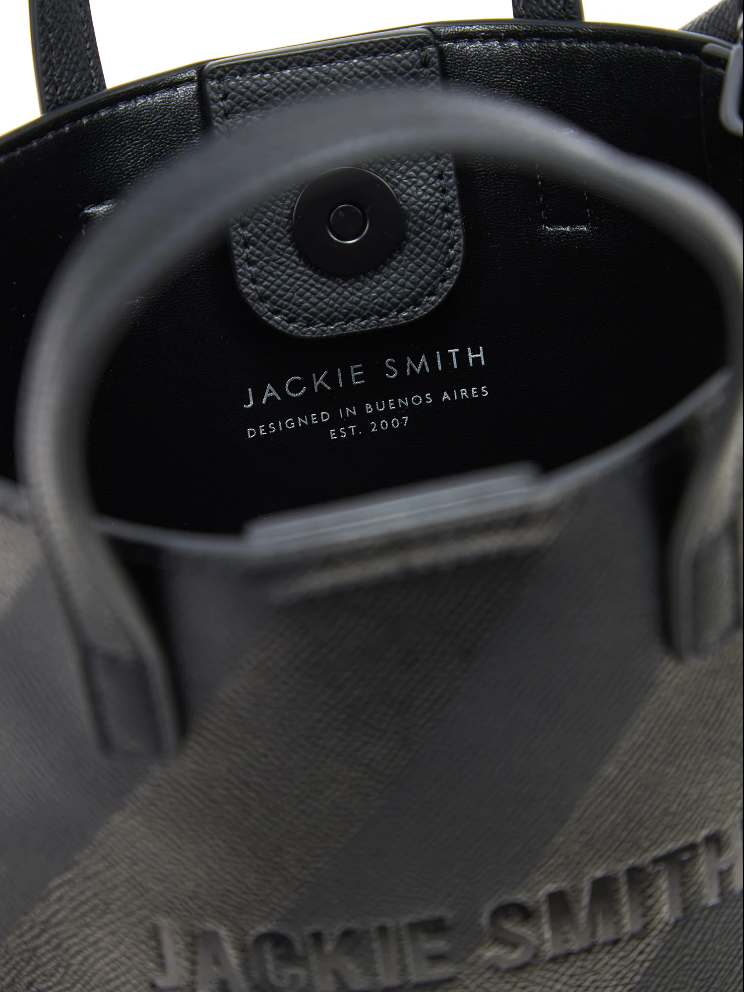 CP02259SUA01N94_BAJA_C