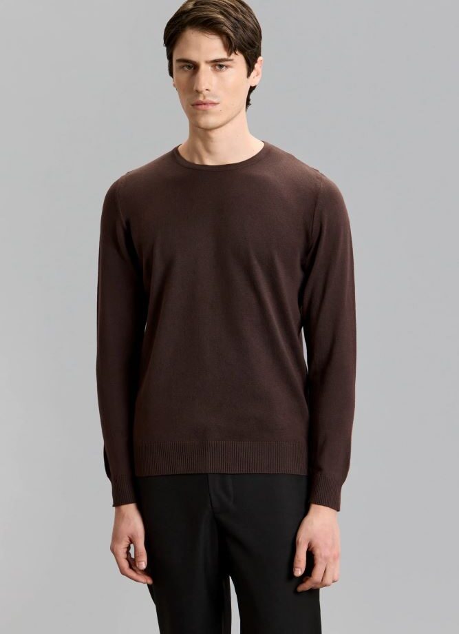 Sweater Garage Road 01