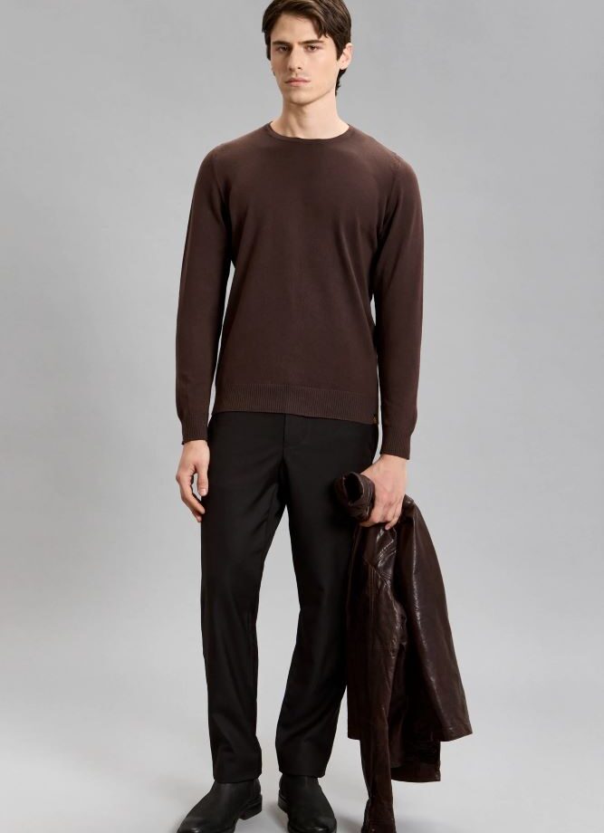 Sweater Garage Road 01