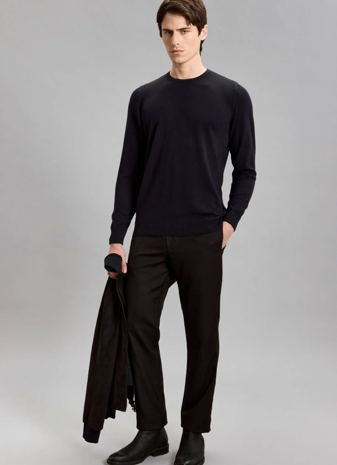 Sweater Garage Road 01