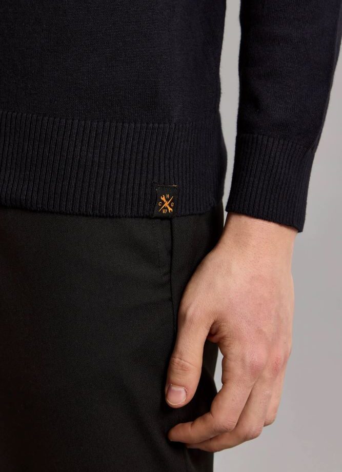 Sweater Garage Road 01