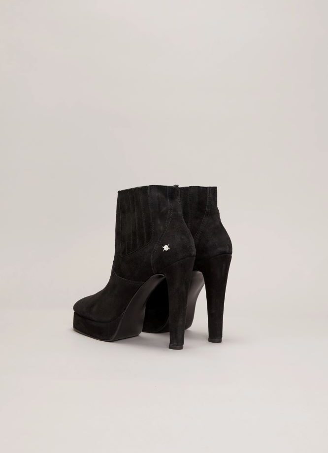 Bota Electric Muse