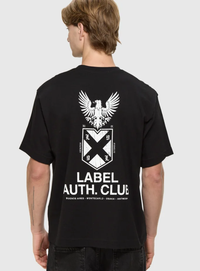 Remera Auth Club Shield